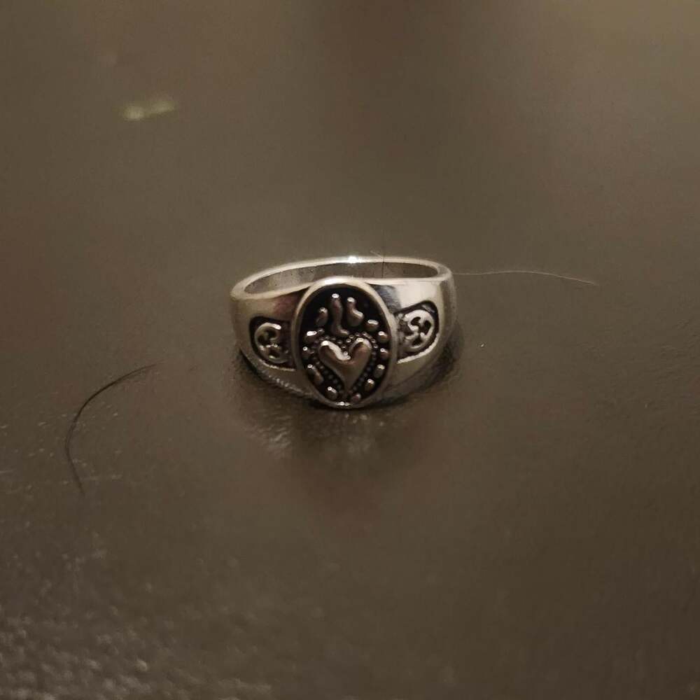 Silver Ring With Heart And 0896